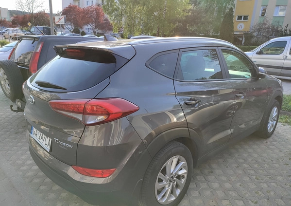 Hyundai Tucson cena 69900 przebieg: 240000, rok produkcji 2017 z Rumia małe 67